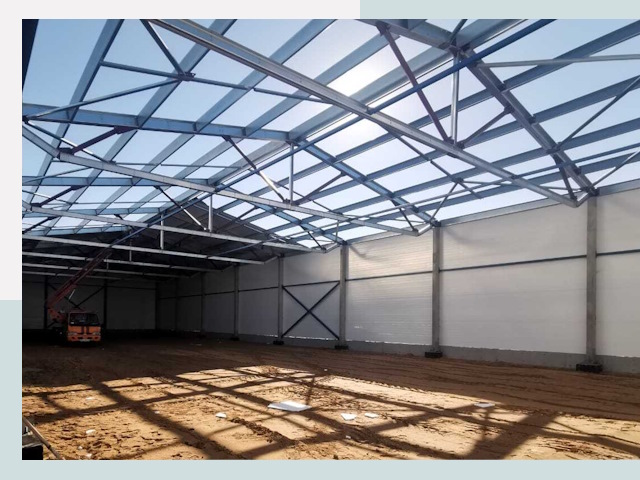 Строительство сенохранилищ в Добрянке